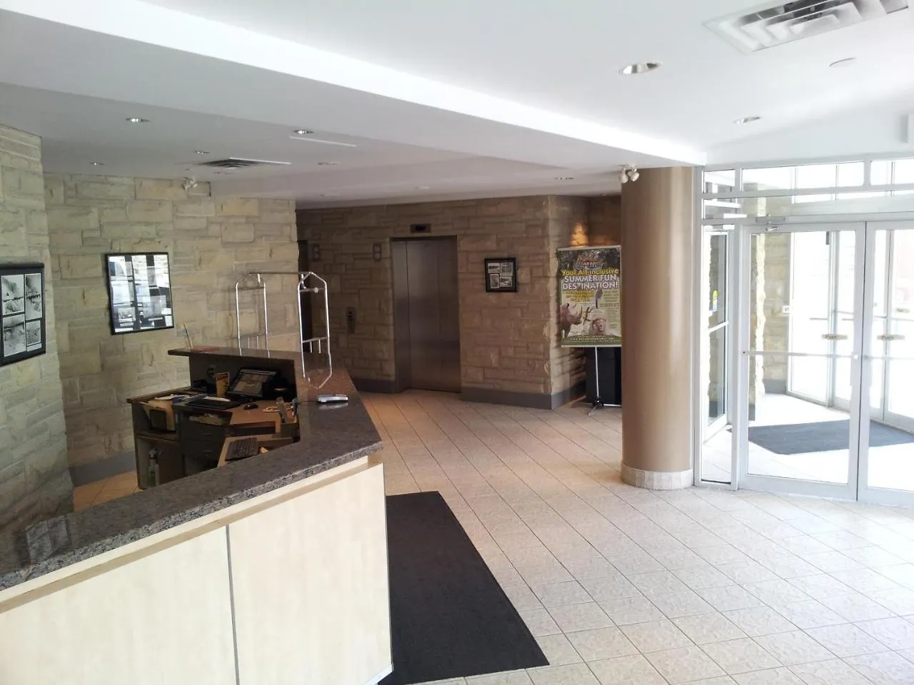 The Falls Hotel & Inn Niagara Falls