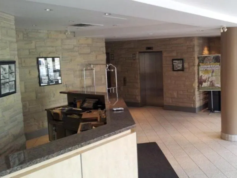 The Falls Hotel & Inn Niagara Falls