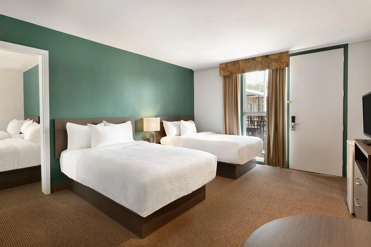 The Falls Hotel & Inn Niagara Falls