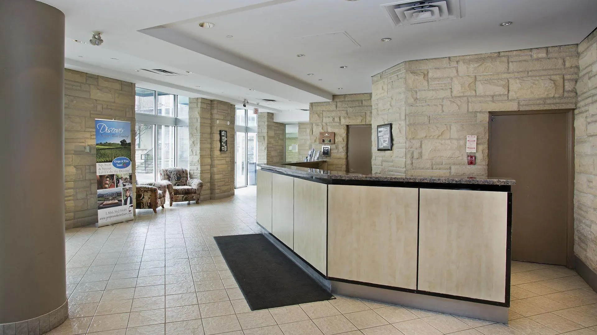 The Falls Hotel & Inn Niagara Falls